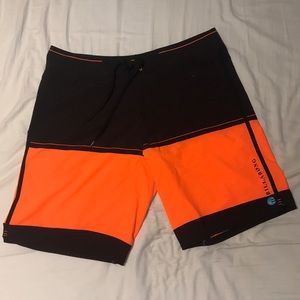 Billabong Platinum Recycler Series, size 34